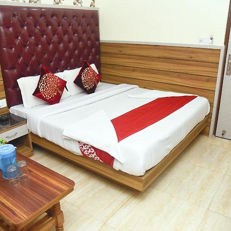 Hotel Delhi Darshan Deluxe-By Rsl Hospitality 新德里 外观 照片