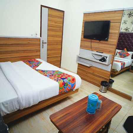 Hotel Delhi Darshan Deluxe-By Rsl Hospitality 新德里 外观 照片