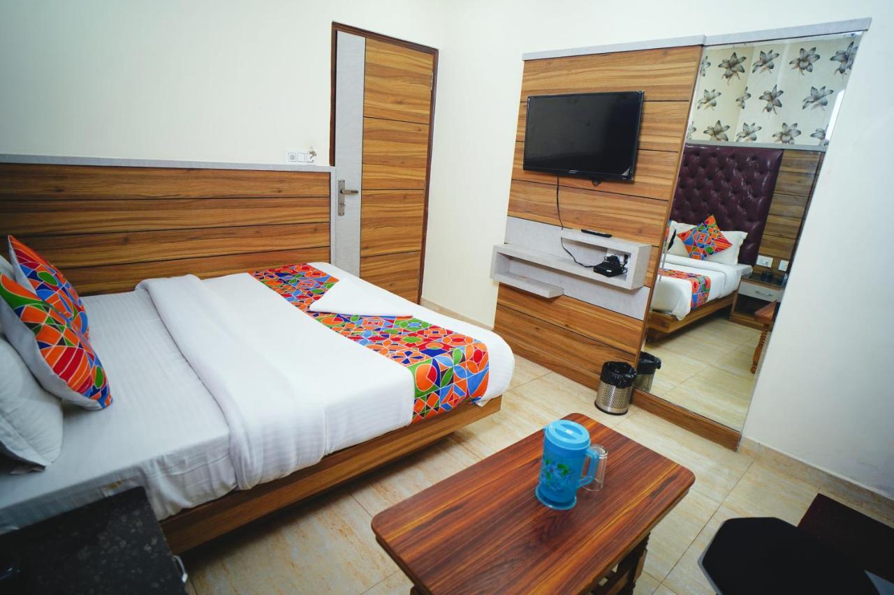 Hotel Delhi Darshan Deluxe-By Rsl Hospitality 新德里 外观 照片